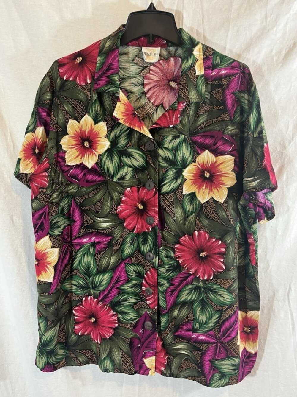 Bentley Women’s 2X Green & Pink Floral Hawaiian Print Short Sleeve Blouse